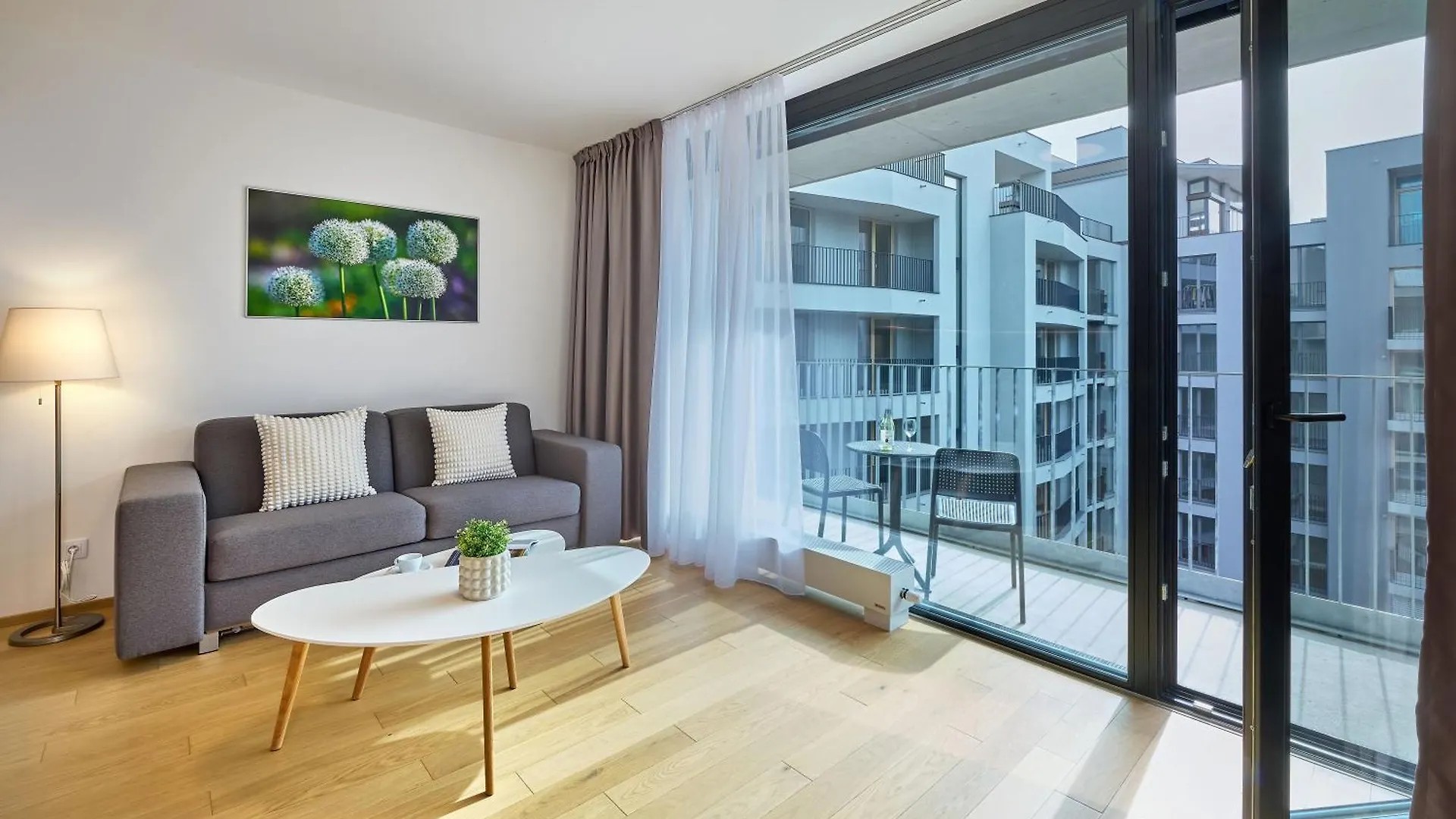 Downtown Suites Andel Praga 4*,
