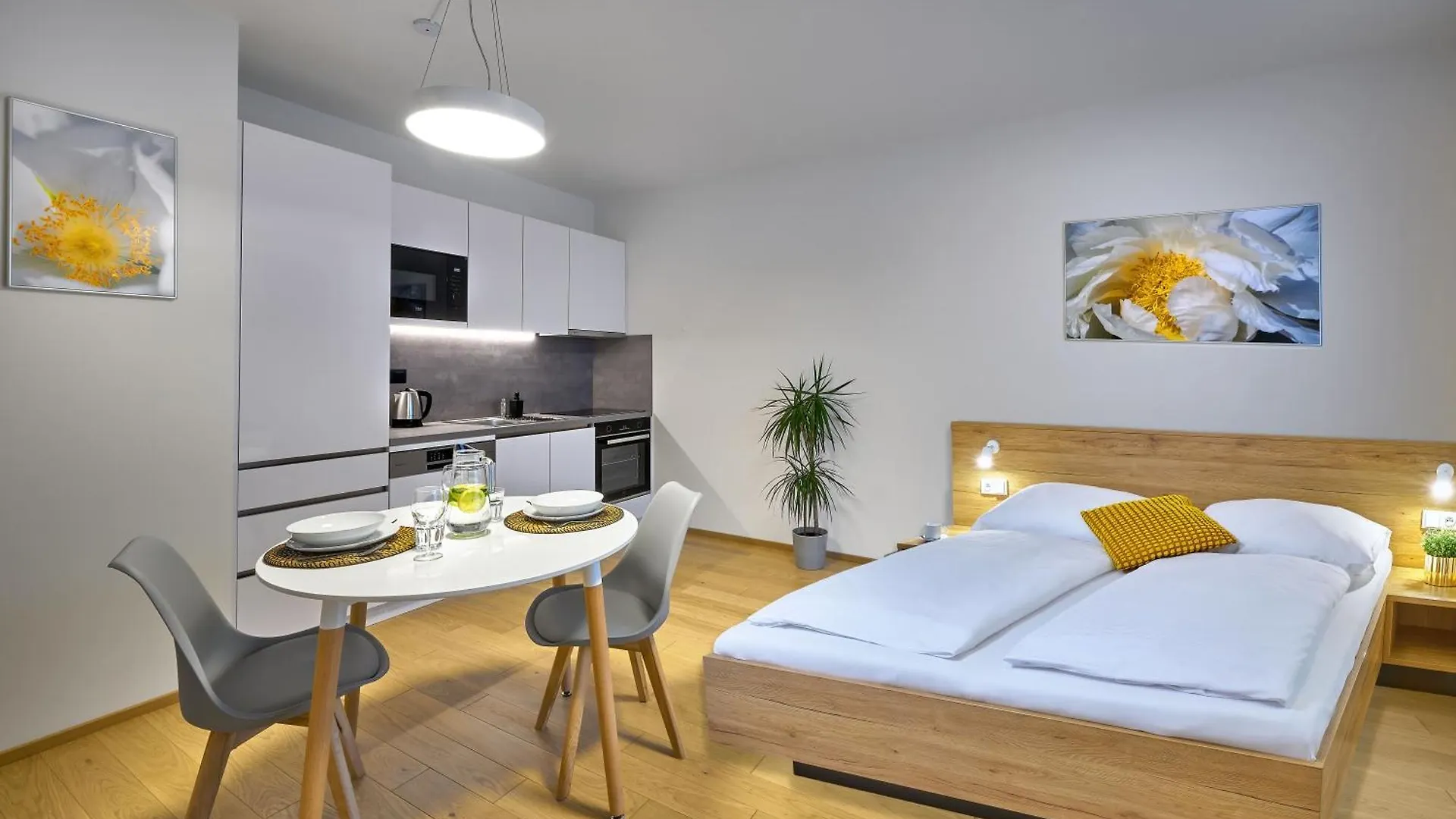 Downtown Suites Andel Prague 4*,
